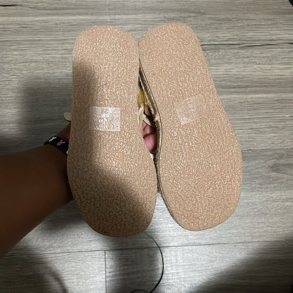 Toddler girl sandals - Picture 2 of 5